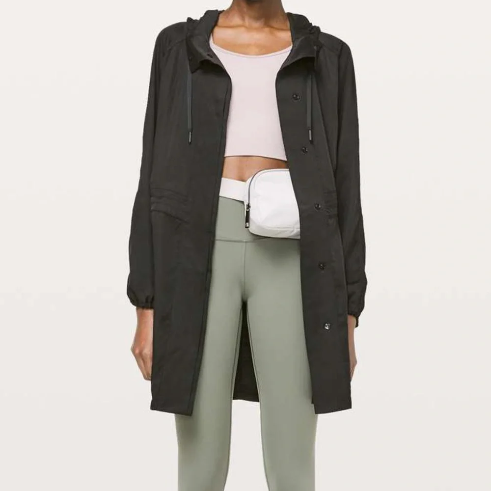 12 Lululemon City Stroll Black Cotton Jacket 100% Tencel Women’s Black